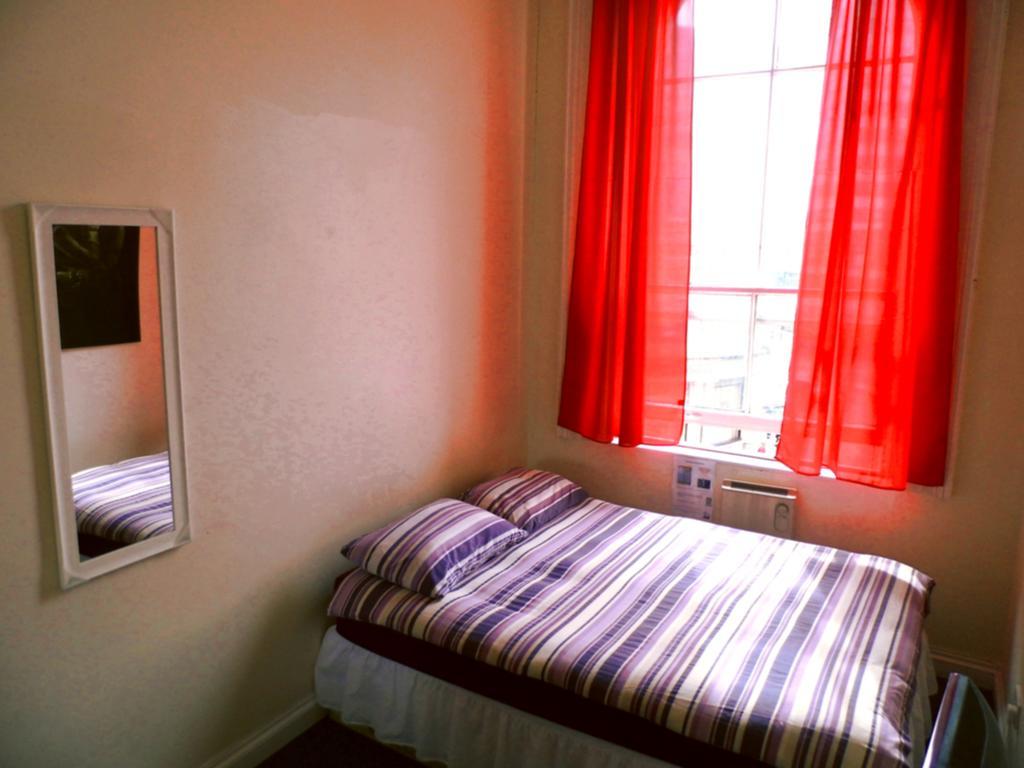 The Queens Hostel Bristol Bagian luar foto