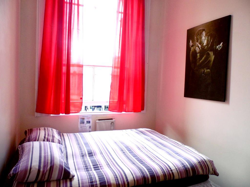 The Queens Hostel Bristol Bagian luar foto