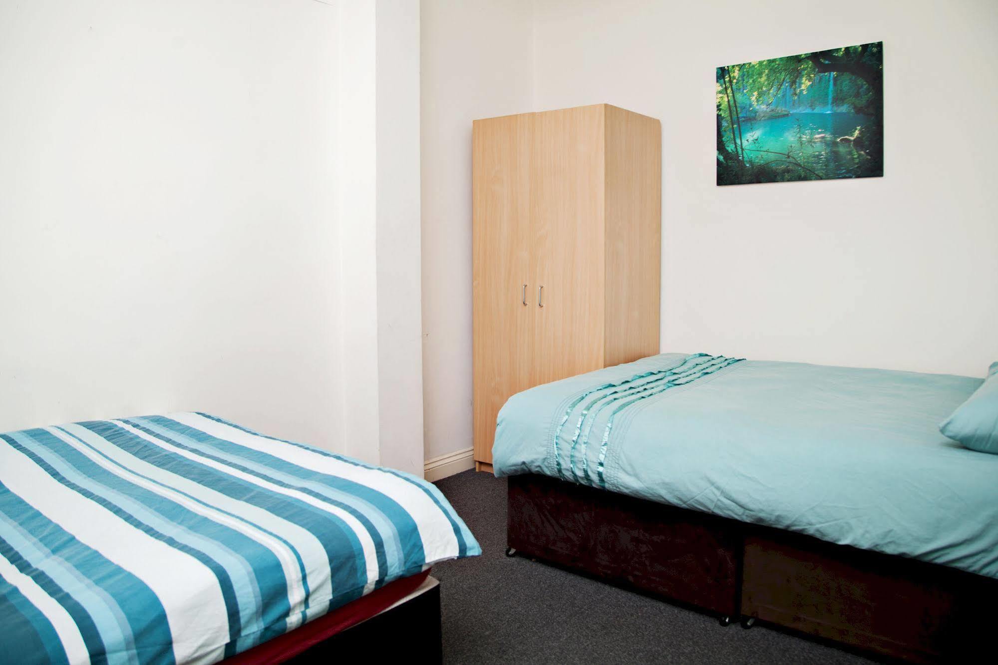 The Queens Hostel Bristol Bagian luar foto